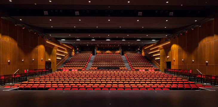 Salle André-Mathieu, Laval : mise en lumière architecturale par LightFactor.